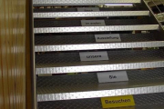 Riffelblech-Treppe mit CNS Handlauf